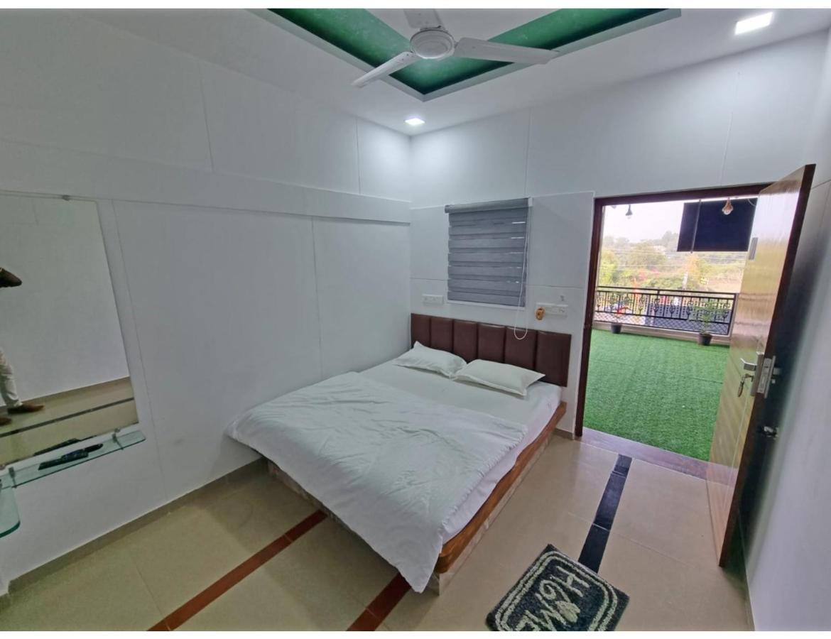 Hari Homestay, Garudeshwar エクステリア 写真