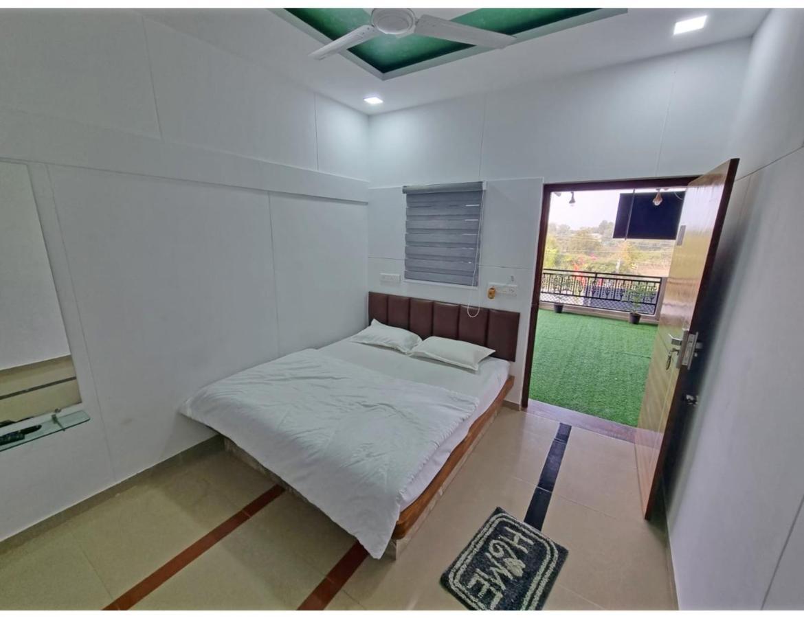 Hari Homestay, Garudeshwar エクステリア 写真