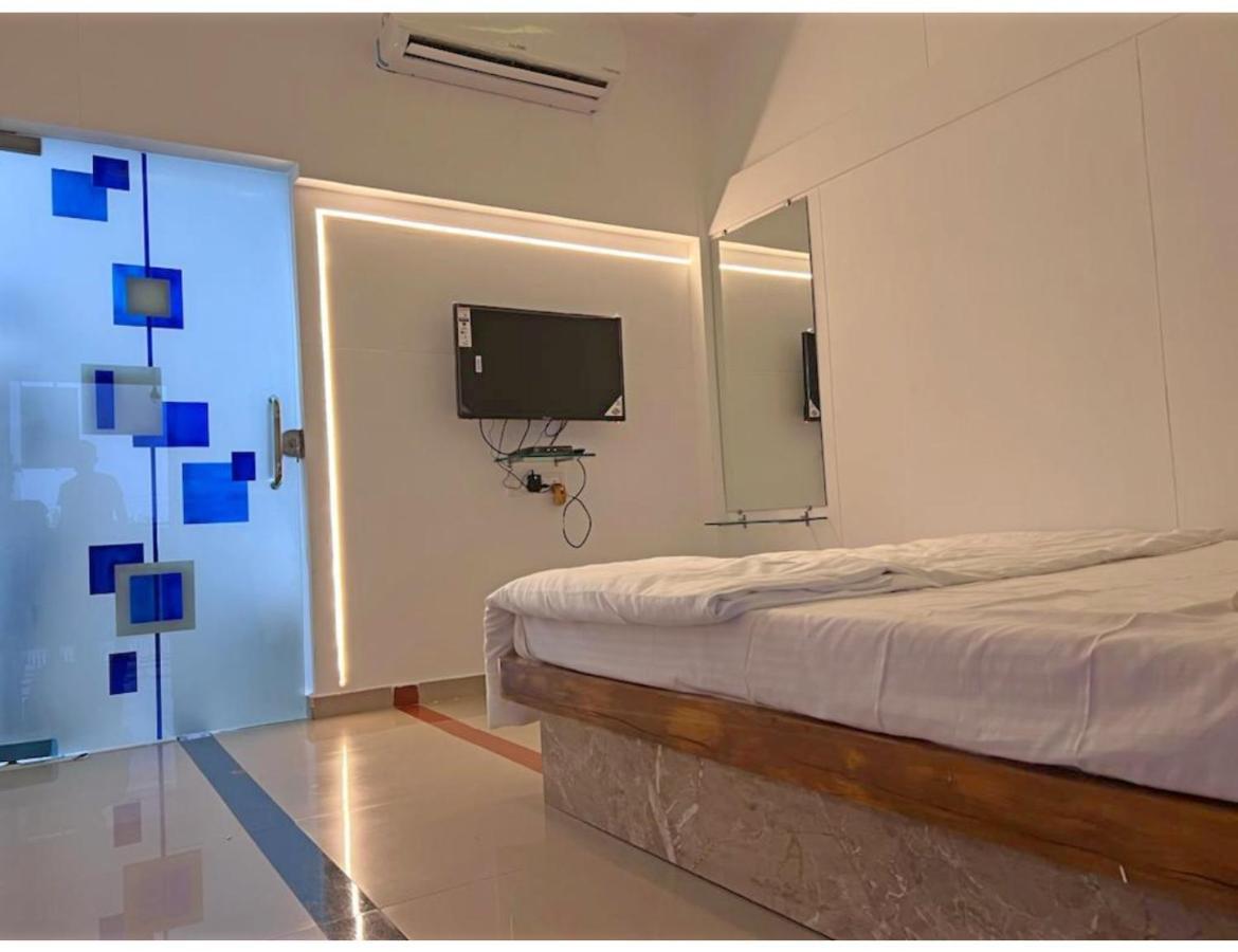 Hari Homestay, Garudeshwar エクステリア 写真