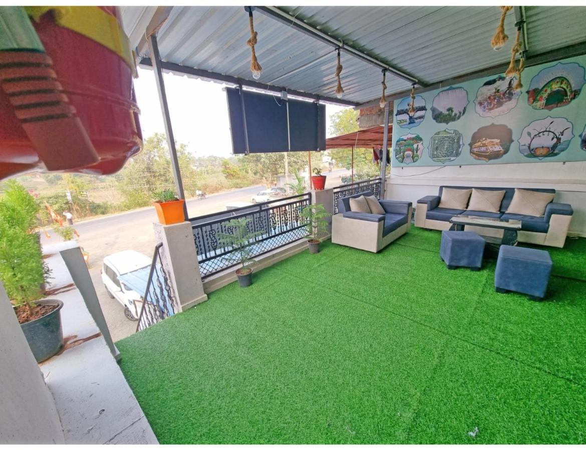 Hari Homestay, Garudeshwar エクステリア 写真